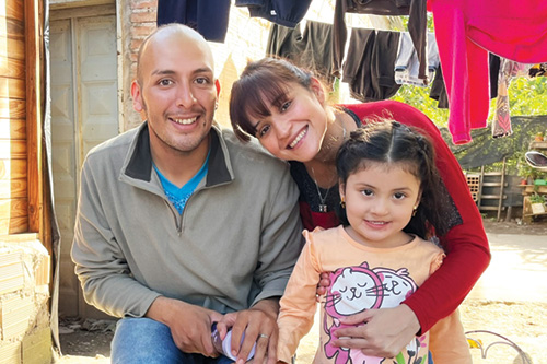 Northern-ArgentinaRGB Argentina 2024:
A family affected by cleft accessing care through one of our long-term partners, Fundación Gavina.