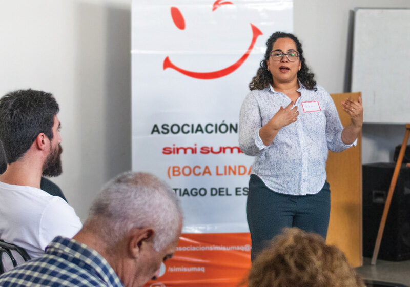 TeamCollaborationRGB Children achieve better outcomes when psychologists, speech therapists, surgeons, and other specialists collaborate. We support ongoing learning like this workshop, led by Program Manager Yalexis Barr.